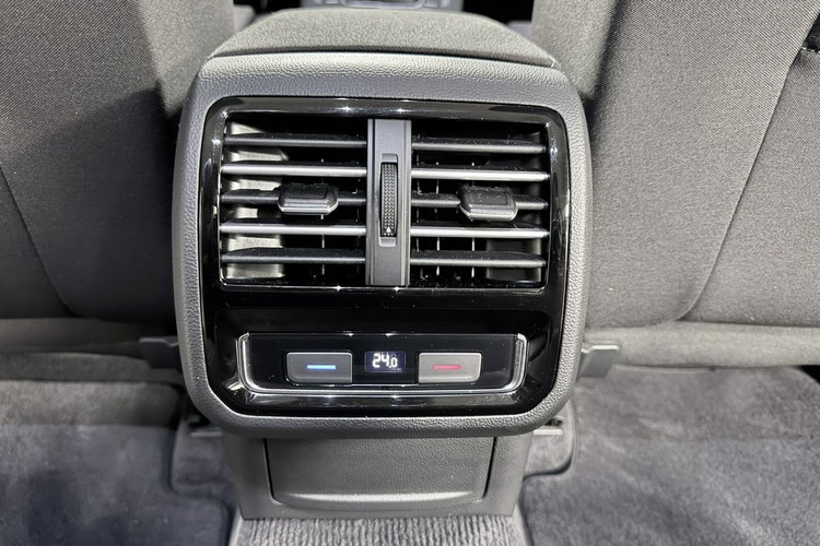 Volkswagen Passat 1.8 TSi 180KM "HIGHLINE"Automat DSG Full LED Apple Car Alu 17 Limuzyna zdjęcie 34