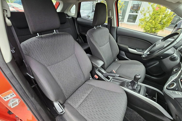 Suzuki Baleno Radar, komendy głosowe, grzane fotele, kontrola pasa ruchu, led zdjęcie 13