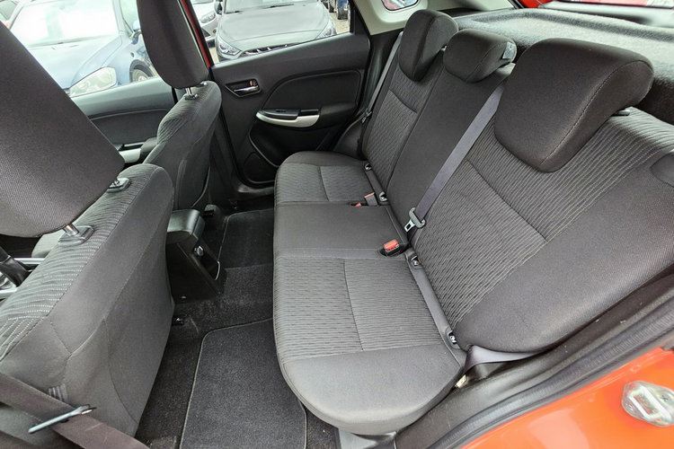 Suzuki Baleno Radar, komendy głosowe, grzane fotele, kontrola pasa ruchu, led zdjęcie 17