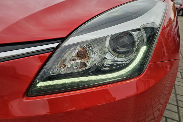 Suzuki Baleno Radar, komendy głosowe, grzane fotele, kontrola pasa ruchu, led zdjęcie 3