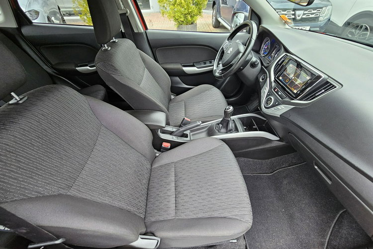 Suzuki Baleno Radar, komendy głosowe, grzane fotele, kontrola pasa ruchu, led zdjęcie 32