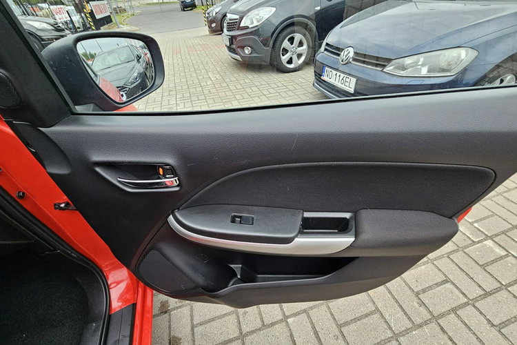 Suzuki Baleno Radar, komendy głosowe, grzane fotele, kontrola pasa ruchu, led zdjęcie 33