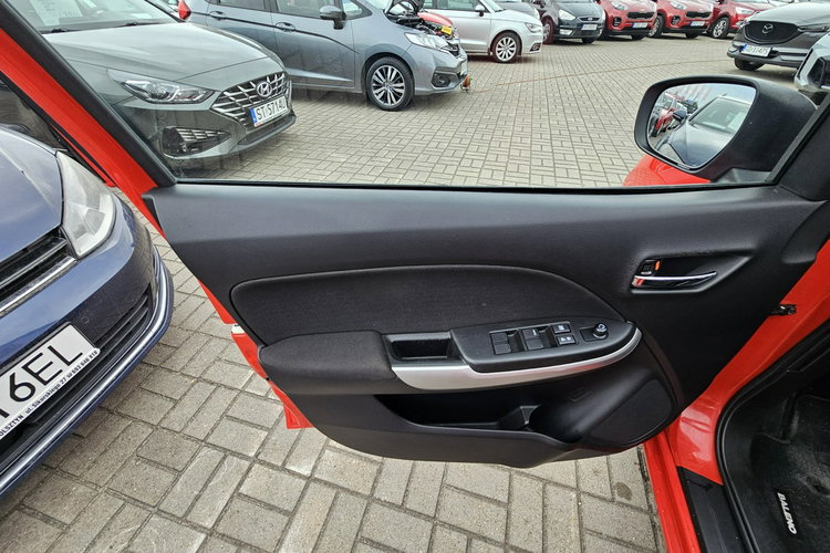 Suzuki Baleno Radar, komendy głosowe, grzane fotele, kontrola pasa ruchu, led zdjęcie 34