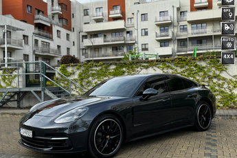 Porsche Panamera 4S