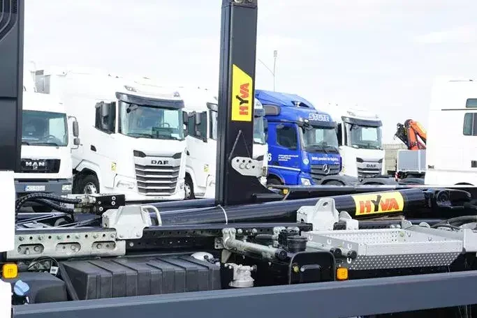 MAN TGX / 26.470 / E 6 / GM / HAKOWIEC HYVA / OŚ SKRĘTNA / RETARDER zdjęcie 29