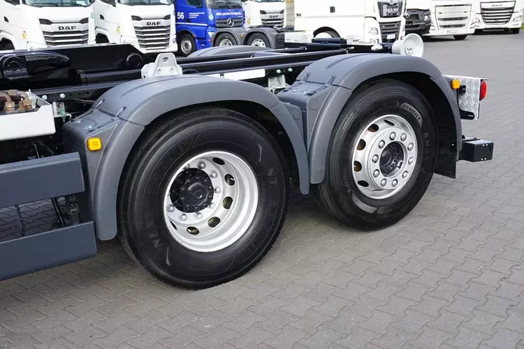 MAN TGX / 26.470 / E 6 / GM / HAKOWIEC HYVA / OŚ SKRĘTNA / RETARDER zdjęcie 30