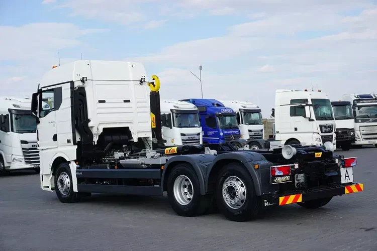 MAN TGX / 26.470 / E 6 / GM / HAKOWIEC HYVA / OŚ SKRĘTNA / RETARDER zdjęcie 5