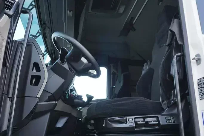 MAN TGX / 26.470 / E 6 / GM / HAKOWIEC HYVA / OŚ SKRĘTNA / RETARDER zdjęcie 7