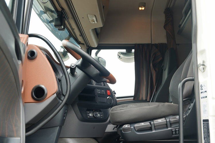 DAF XF 480 / SPACE CAB / RETARDER / KLIMA POSTOJOWA /  zdjęcie 22