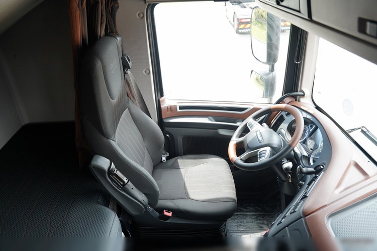 DAF XF 480 / SPACE CAB / RETARDER / KLIMA POSTOJOWA /  zdjęcie 26