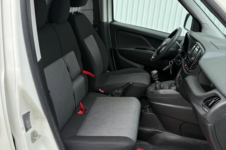 Fiat Doblo 1.4Tjet/120KM /3 osobowy /2021 r/Nowym LPG /przebieg 19 tys km zdjęcie 12