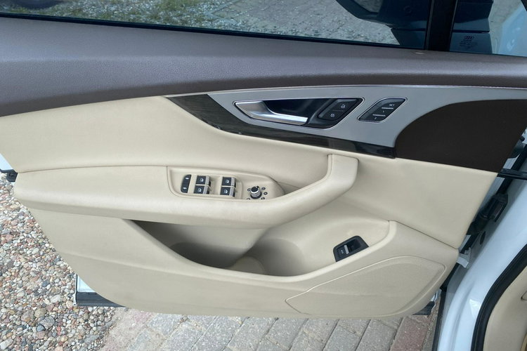 Audi Q7 2.0 tfsi Quattro 7 os. Panorama skóry ledy Navi kamera 1. Rok gwarancj zdjęcie 20