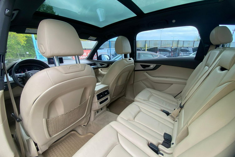 Audi Q7 2.0 tfsi Quattro 7 os. Panorama skóry ledy Navi kamera 1. Rok gwarancj zdjęcie 35
