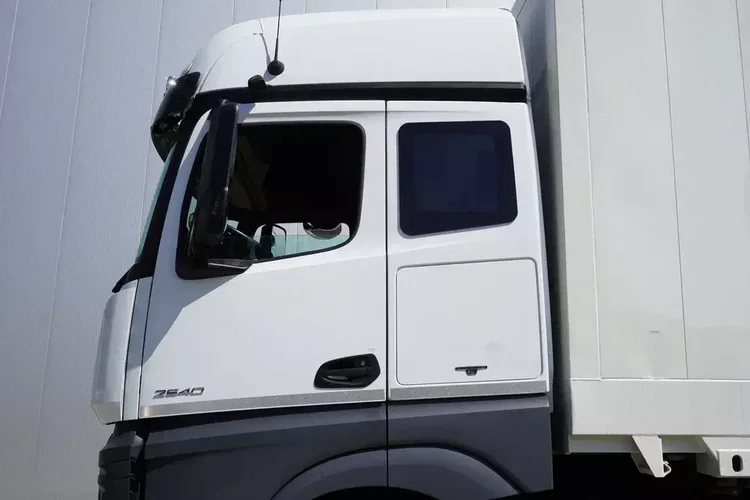 Mercedes Actros 2540 6×2 / 90 tys. km / Kabina 5 siedzeń / Kontener 18 EPAL zdjęcie 11