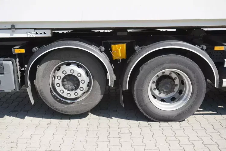 Mercedes Actros 2540 6×2 / 90 tys. km / Kabina 5 siedzeń / Kontener 18 EPAL zdjęcie 7