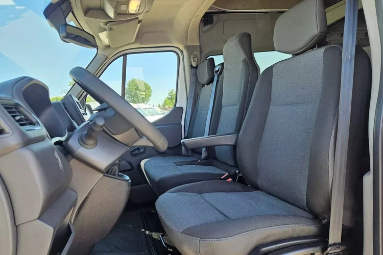 Renault Master L3H2 109999zł Netto Brygadówka 7 osób 2.3 dCi/136KM zdjęcie 20