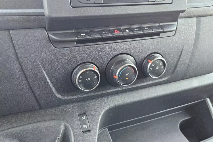 Renault Master L3H2 109999zł Netto Brygadówka 7 osób 2.3 dCi/136KM zdjęcie 27