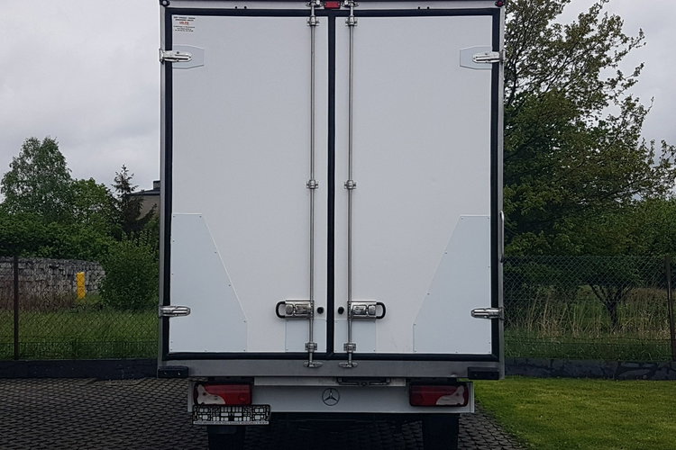 Mercedes Sprinter 8EP KONTENER 4,22x2,15x2,30 KLIMA 314CDI MANUAL 6-BIEGÓW KRAJOWY zdjęcie 16