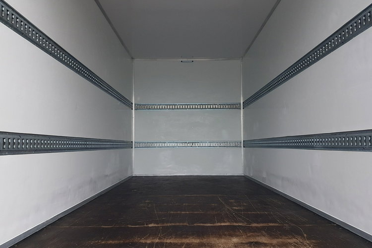 Mercedes Sprinter 8EP KONTENER 4,22x2,15x2,30 KLIMA 314CDI MANUAL 6-BIEGÓW KRAJOWY zdjęcie 17