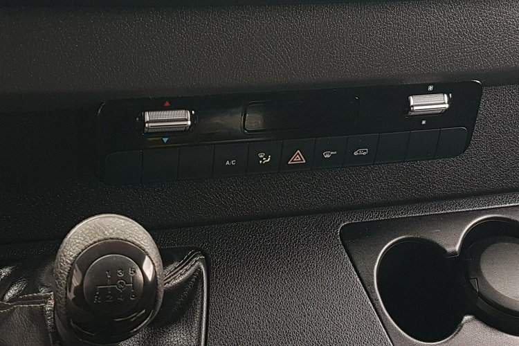 Mercedes Sprinter 8EP KONTENER 4,22x2,15x2,30 KLIMA 314CDI MANUAL 6-BIEGÓW KRAJOWY zdjęcie 24