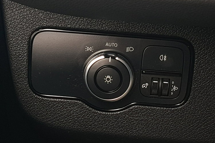 Mercedes Sprinter 8EP KONTENER 4,22x2,15x2,30 KLIMA 314CDI MANUAL 6-BIEGÓW KRAJOWY zdjęcie 34