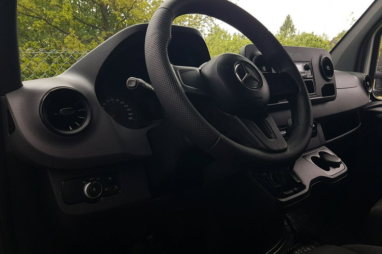 Mercedes Sprinter 8EP KONTENER 4,22x2,15x2,30 KLIMA 314CDI MANUAL 6-BIEGÓW KRAJOWY zdjęcie 6