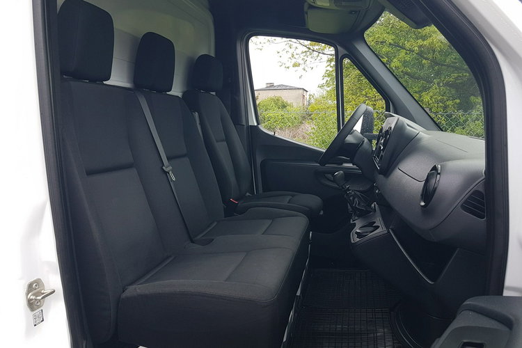 Mercedes Sprinter 8EP KONTENER 4,22x2,15x2,30 KLIMA 314CDI MANUAL 6-BIEGÓW KRAJOWY zdjęcie 8