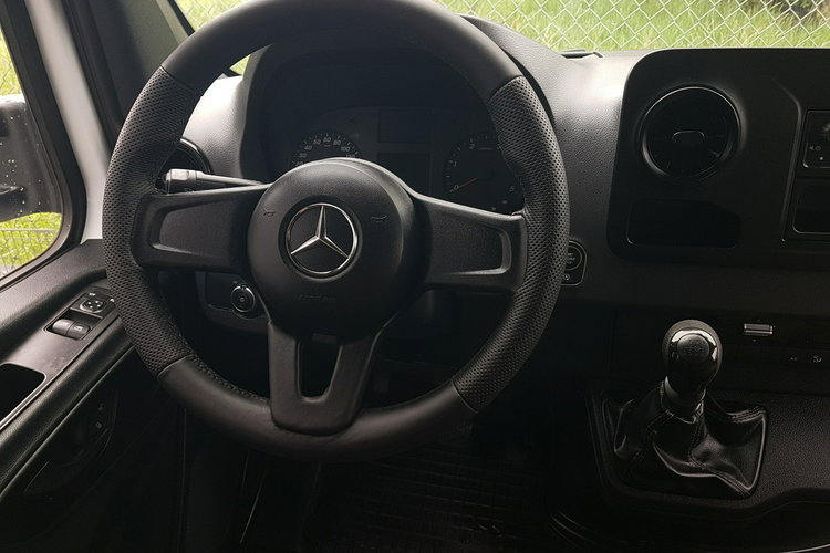 Mercedes Sprinter 8EP KONTENER 4,22x2,15x2,30 KLIMA 314CDI MANUAL 6-BIEGÓW KRAJOWY zdjęcie 20