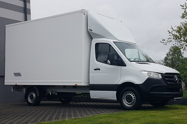 Mercedes Sprinter 8EP KONTENER 4,22x2,15x2,30 KLIMA 314CDI MANUAL 6-BIEGÓW KRAJOWY zdjęcie 30