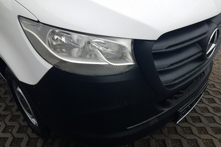 Mercedes Sprinter 8EP KONTENER 4,22x2,15x2,30 KLIMA 314CDI MANUAL 6-BIEGÓW KRAJOWY zdjęcie 32