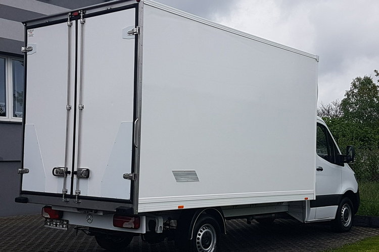 Mercedes Sprinter 8EP KONTENER 4,22x2,15x2,30 KLIMA 314CDI MANUAL 6-BIEGÓW KRAJOWY zdjęcie 4