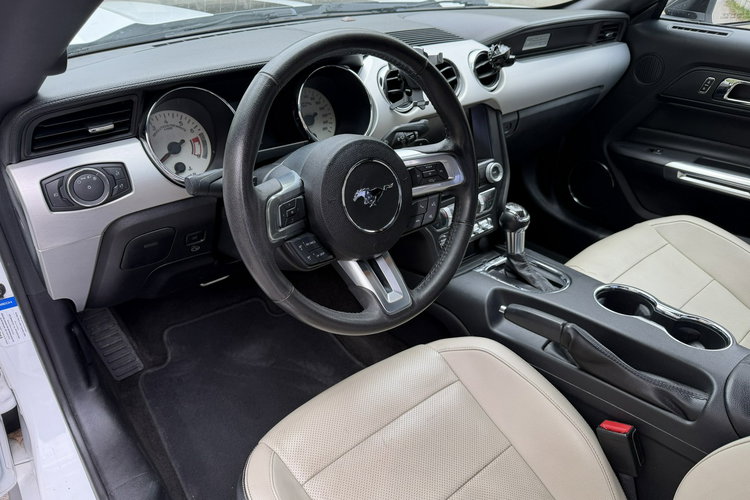 Ford Mustang 5.0 GT 69 tyś km Niski przebieg Jasna skóra zdjęcie 10