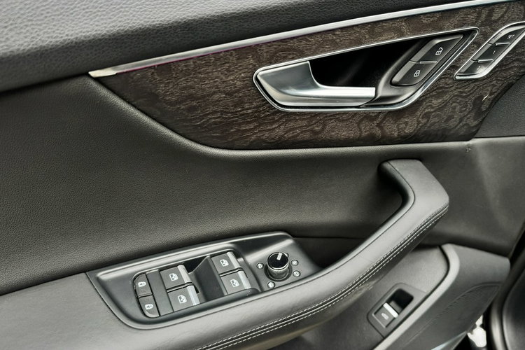 Audi Q8 S Line 2023 HUD B&Olufsen Paorama Wentyle Radar Matrixy 4xAC zdjęcie 10