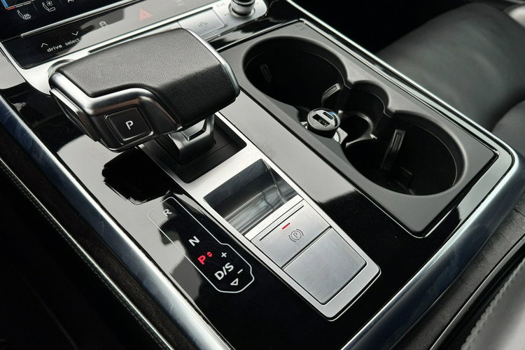 Audi Q8 S Line 2023 HUD B&Olufsen Paorama Wentyle Radar Matrixy 4xAC zdjęcie 16