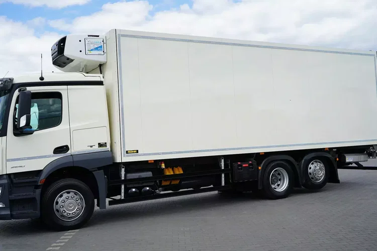 Mercedes ACTROS / 2540 / ACC / E 6 / CHŁODNIA + WINDA / 20 PALET / OŚ SKRĘTNA zdjęcie 14