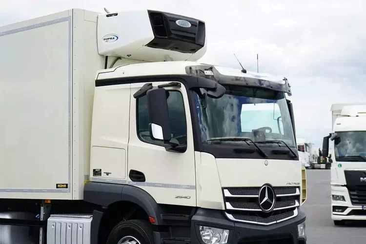 Mercedes ACTROS / 2540 / ACC / E 6 / CHŁODNIA + WINDA / 20 PALET / OŚ SKRĘTNA zdjęcie 26