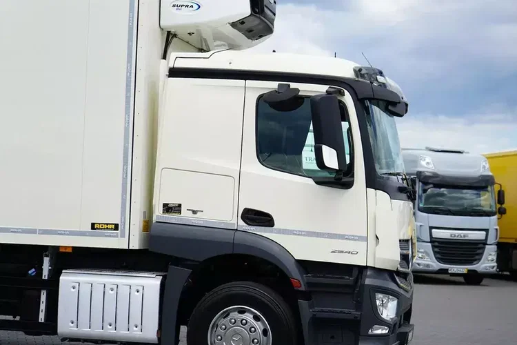 Mercedes ACTROS / 2540 / ACC / E 6 / CHŁODNIA + WINDA / 20 PALET / OŚ SKRĘTNA zdjęcie 29