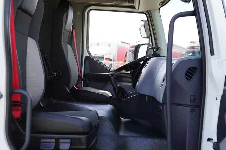 Renault / D 12 / 210 / ACC / EURO 6 / CHŁODNIA / ŁAD. 5950 KG / 11 PALET zdjęcie 8