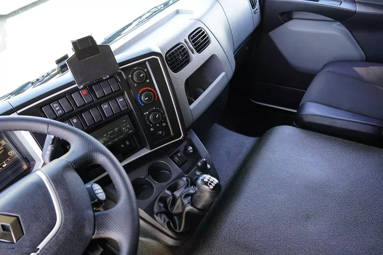 Renault / D 12 / 210 / ACC / EURO 6 / CHŁODNIA / ŁAD. 5950 KG / 11 PALET zdjęcie 9