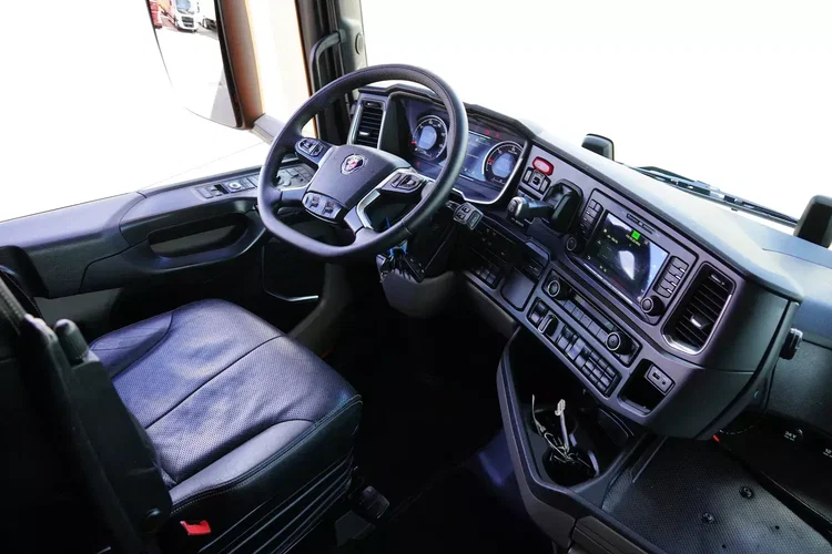 Scania / S 500 / ACC / E 6 / FIRANKA / 19 PALET / RETARDER / OŚ SKRĘTNA / PEŁNA OPCJA zdjęcie 13