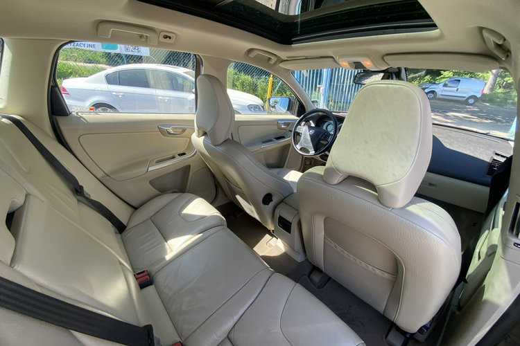 Volvo XC 60 2.4d5 automat AWD max wersja full serwis 205 koni 1.r.gwarancji zamian zdjęcie 28