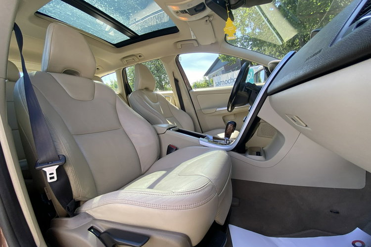 Volvo XC 60 2.4d5 automat AWD max wersja full serwis 205 koni 1.r.gwarancji zamian zdjęcie 31