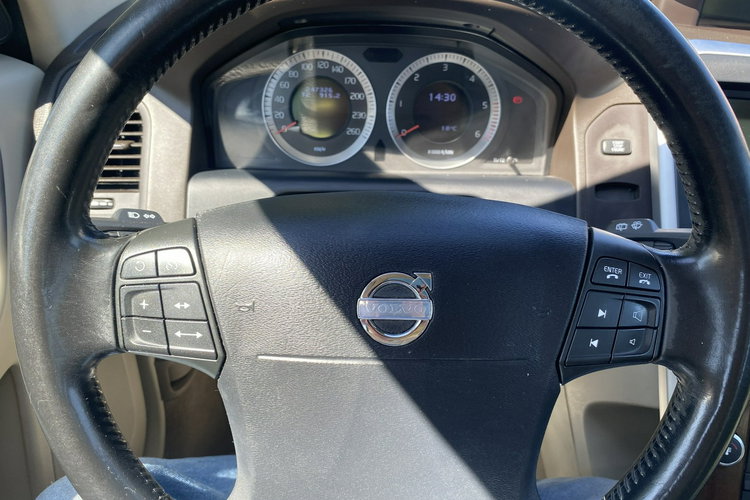 Volvo XC 60 2.4d5 automat AWD max wersja full serwis 205 koni 1.r.gwarancji zamian zdjęcie 38