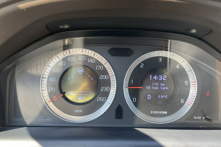 Volvo XC 60 2.4d5 automat AWD max wersja full serwis 205 koni 1.r.gwarancji zamian zdjęcie 40