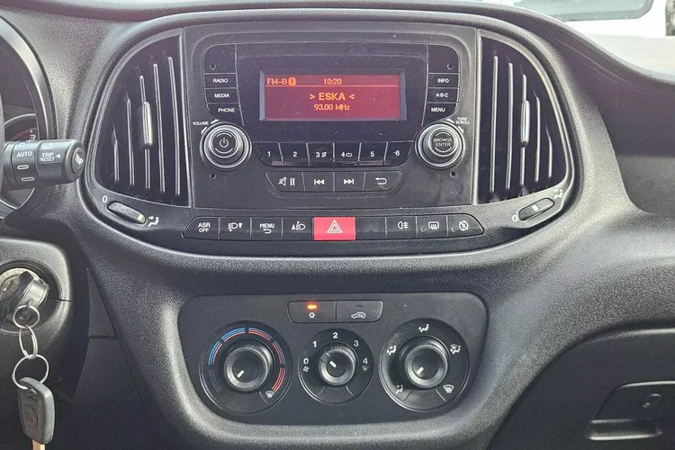 Fiat doblo Long 59999zł NETTO 1.6 mJET/105KM zdjęcie 27
