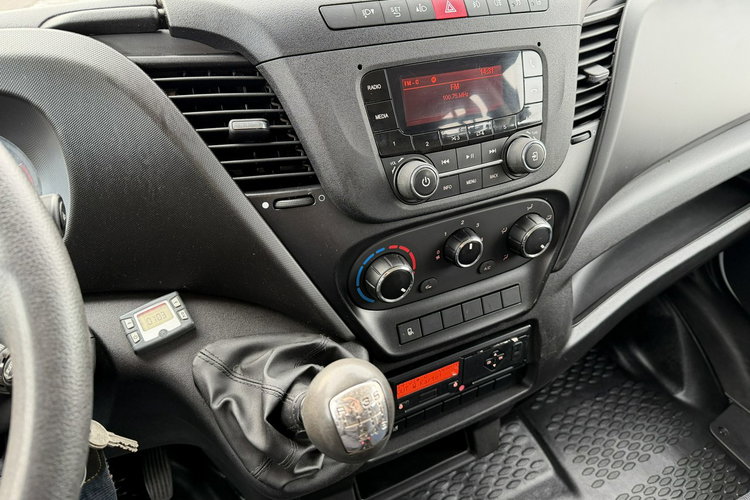 Iveco Daily 50C18 V poj.3.0 35C18 (Kat.B lub C) Brygadówka Doka 7 osób Skrzynia wywrotka zdjęcie 26