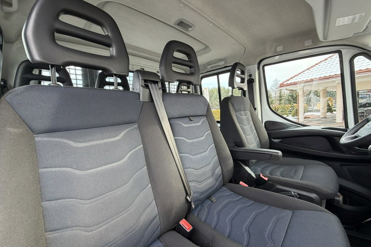 Iveco Daily 50C18 V poj.3.0 35C18 (Kat.B lub C) Brygadówka Doka 7 osób Skrzynia wywrotka zdjęcie 36
