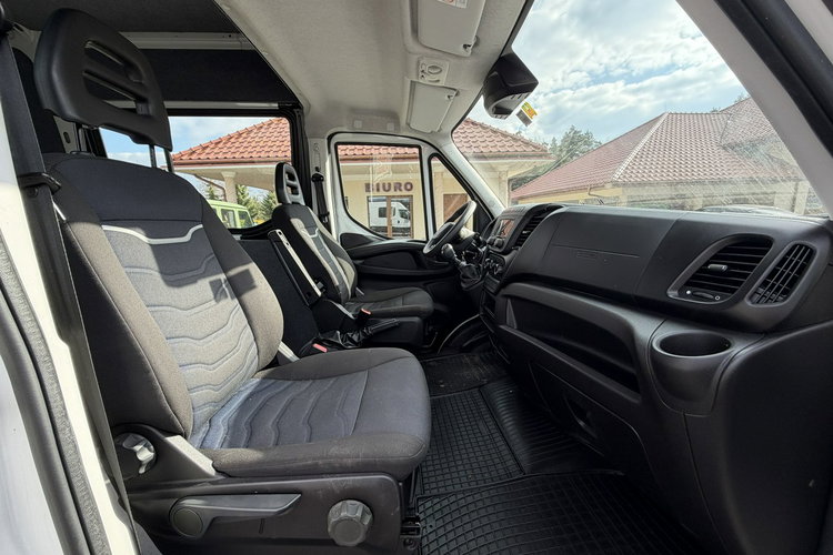 Iveco Daily 35S18 Brygadówka DOKA 7-osób Furgon l3H2 (Sprinter, Crafter, Master) zdjęcie 20