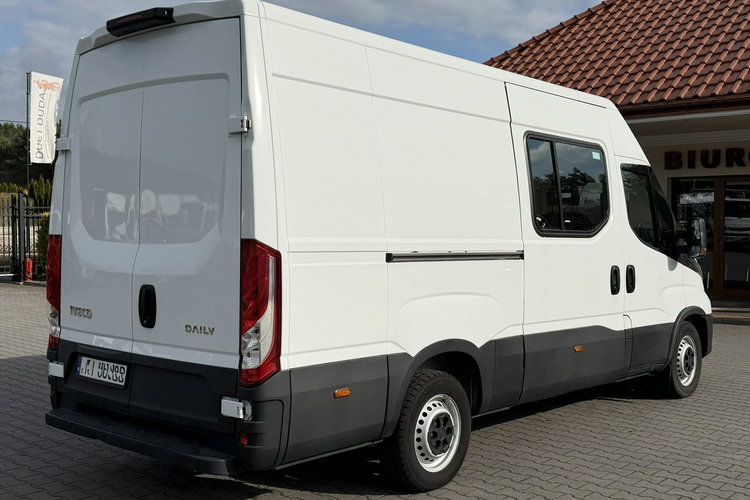 Iveco Daily 35S18 Brygadówka DOKA 7-osób Furgon l3H2 (Sprinter, Crafter, Master) zdjęcie 3