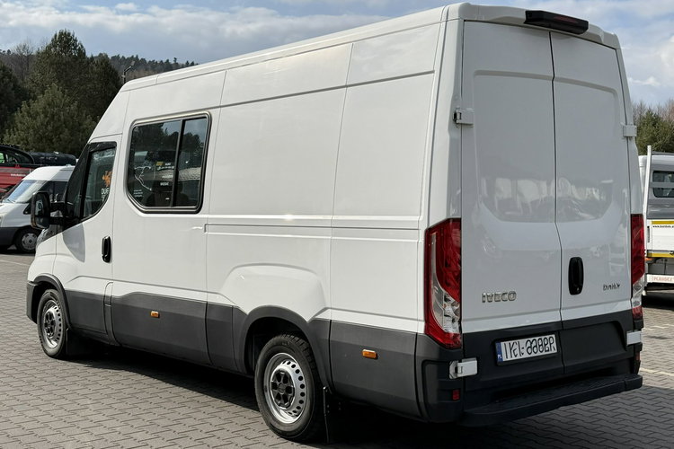 Iveco Daily 35S18 Brygadówka DOKA 7-osób Furgon l3H2 (Sprinter, Crafter, Master) zdjęcie 4